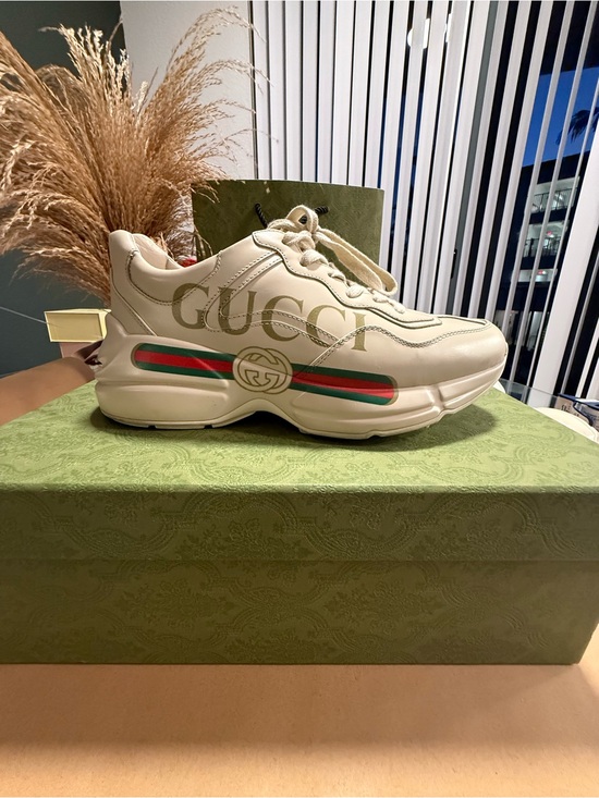 Gucci Shoes - AUTHENTIC: GUCCI Cream Leather SneakerS